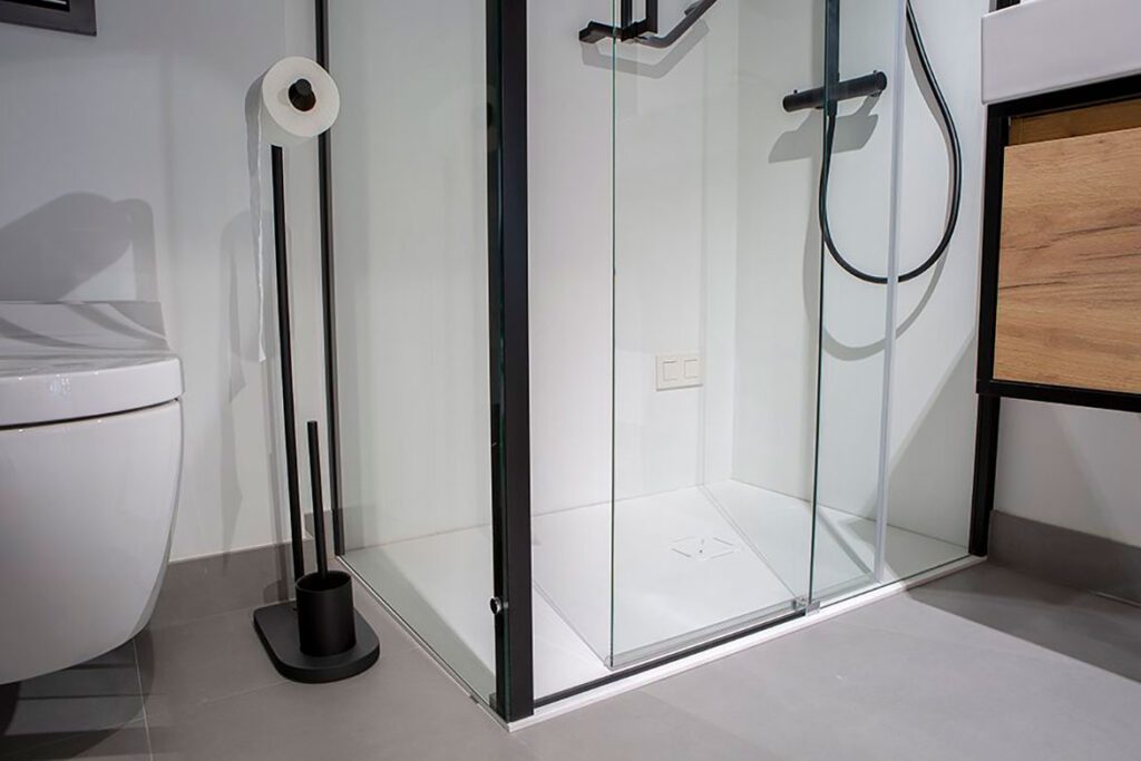 PLATOS DE DUCHA Urbión Baño y Cristal