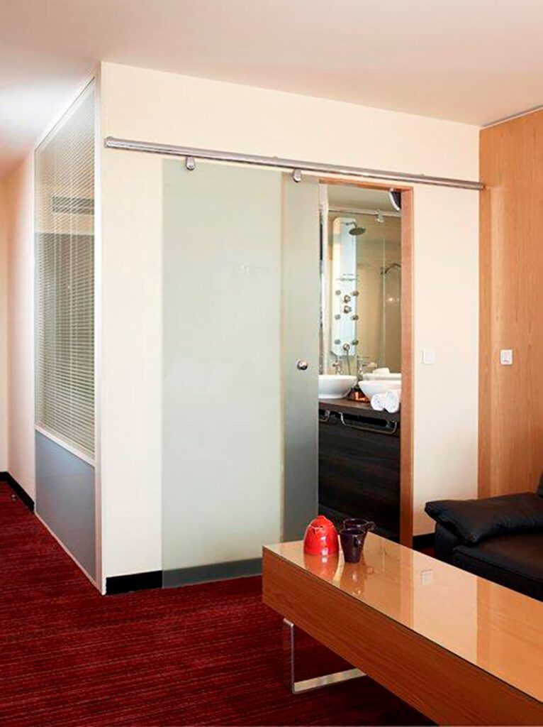 PUERTAS Urbión Baño y Cristal